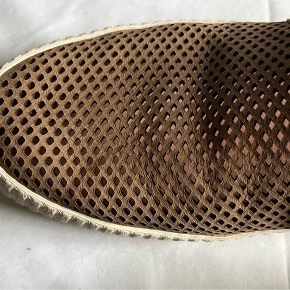 Frye Camille Perforated Slip On Sneaker Carmel Brown Tan Womens Sz 9.5 M EUC - Picture 6 of 12